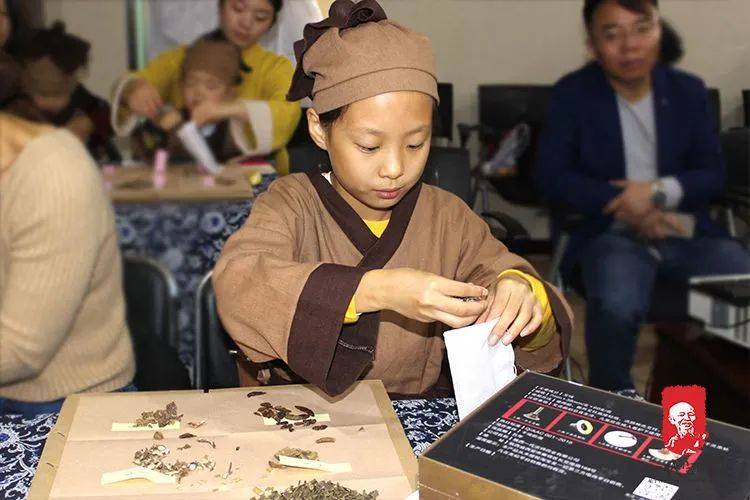 中医把脉入门必背口诀视频_中医把脉视频教程_中医把脉入门视频