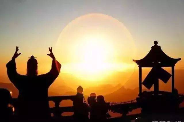 中医治疗气血_中医调气血吃哪几种药_调气血是中医食疗唯一的实现途径