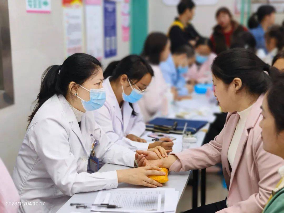 中医课堂把脉后续_中医老师把脉视频后续结果_中医老师把脉视频完整