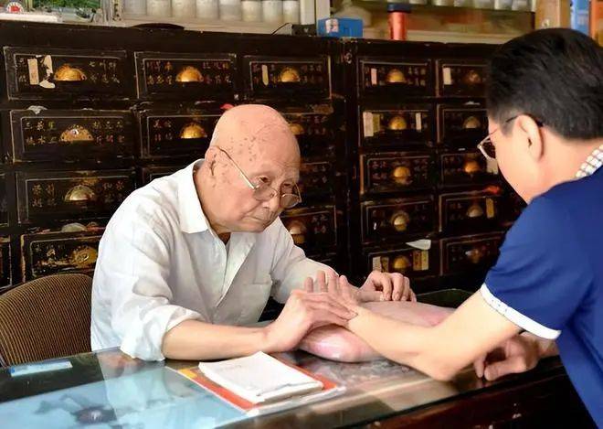 中医课堂把脉后续_中医老师把脉视频后续结果知乎_中医老师把脉视频后续结果