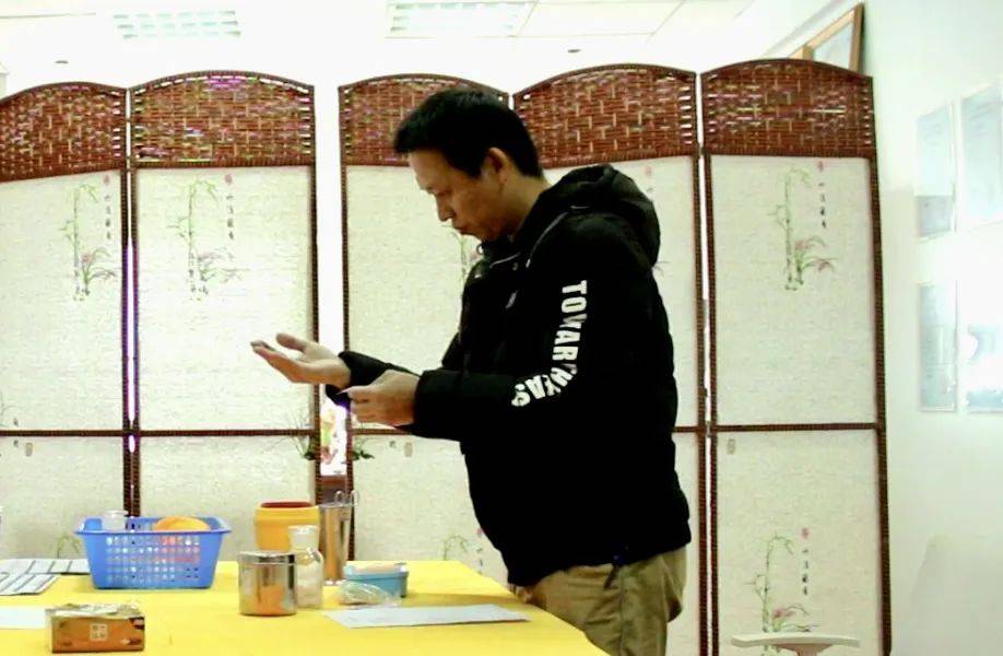 医师资格模拟试题_中医师考试模拟试题_医师考试模拟卷和真题卷哪个难