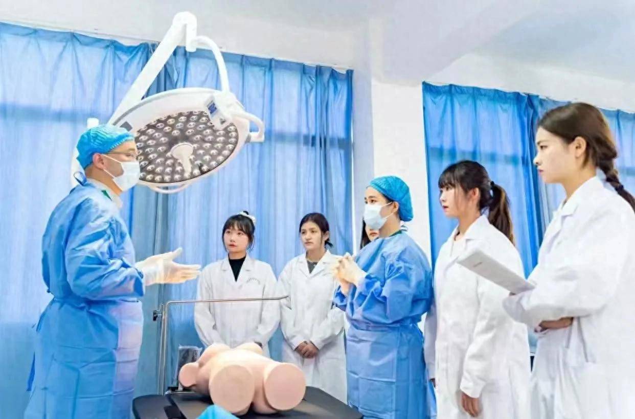 临床医学和中医学哪个专业好_临床中医医学学专业好就业吗_中医临床医学好吗