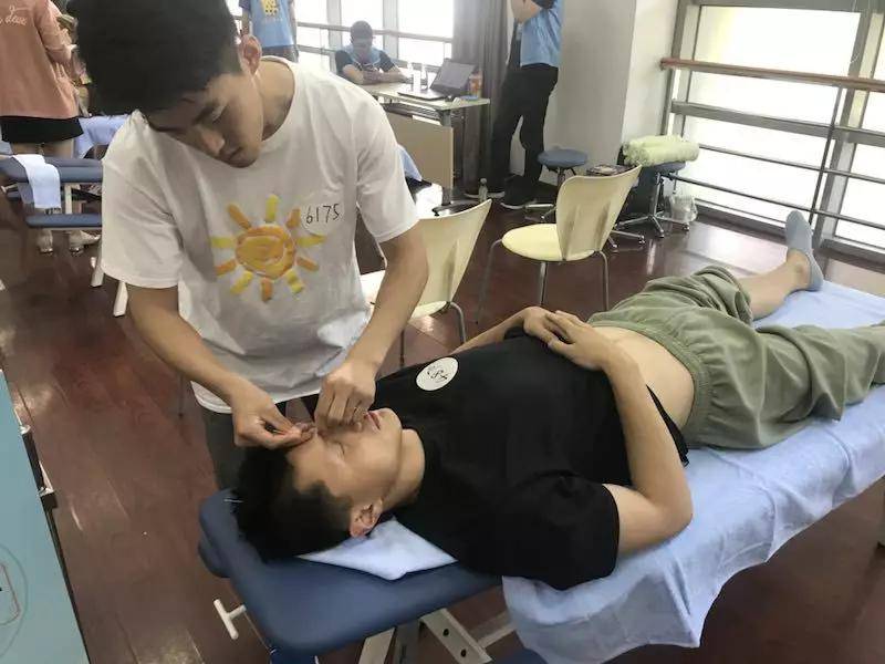 中医学针灸推拿_中医学为什么比针灸推拿分高_中医针灸推拿学专业排名