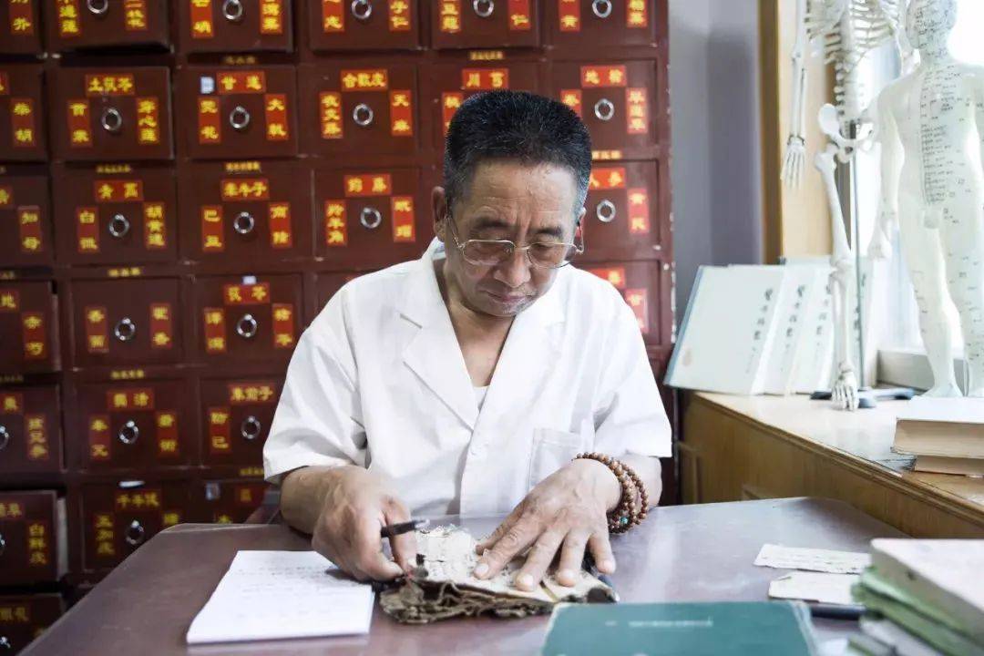 怎样考中医专长医师证_中医专长医师资格证考哪些科目_医师中医证专长考试科目