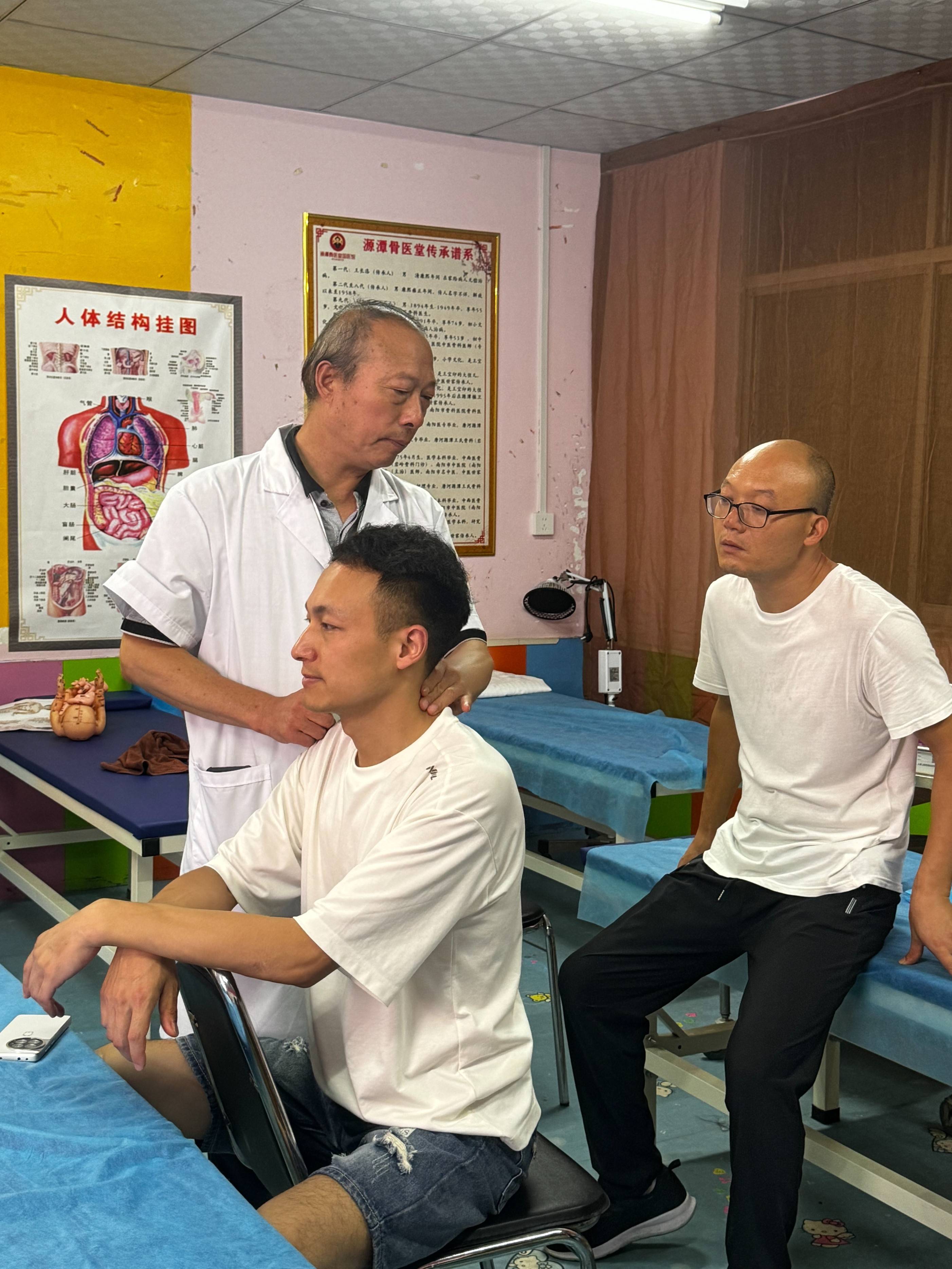 中医康复理疗培训学校_学中医康复理疗哪里有正规学校_中医康复治疗学校