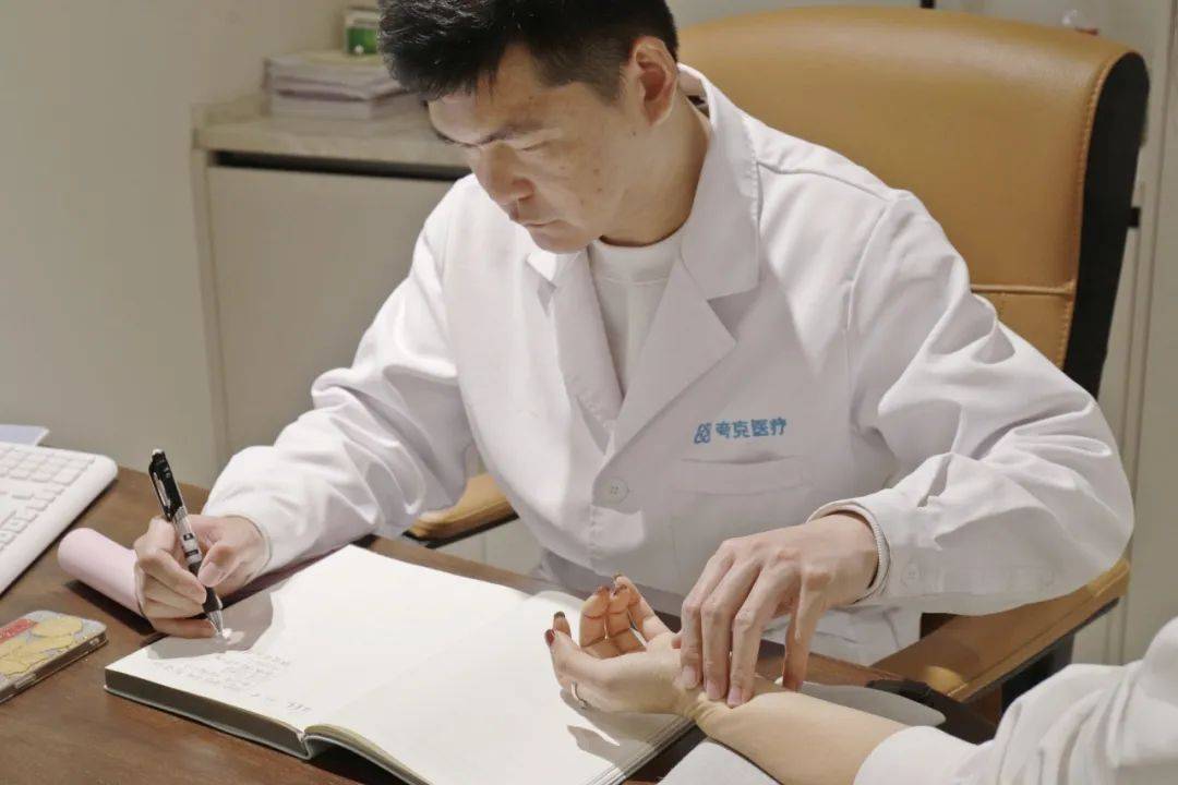 中医能把脉出癌症吗_中医能把脉出来流产吗_中医能给自己把脉吗