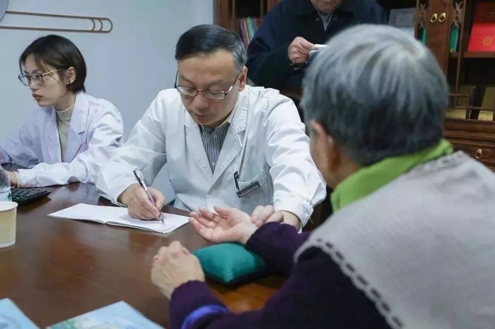 盐城中医院有名老中医_盐城最好的中医医生_盐城有哪些老中医在医院坐诊