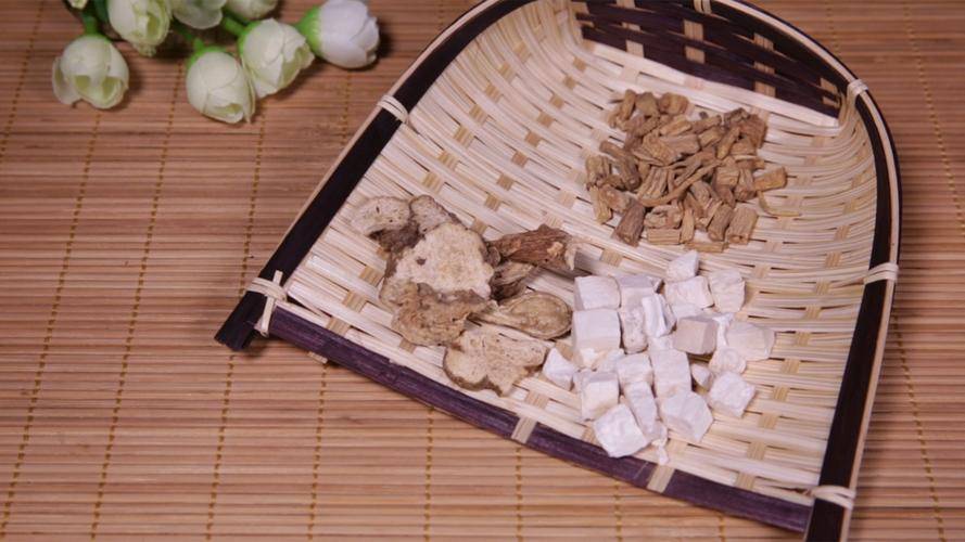 中医排毒气祛湿方法视频_中医祛湿排毒经典药方_中医祛湿气排毒最快的方法