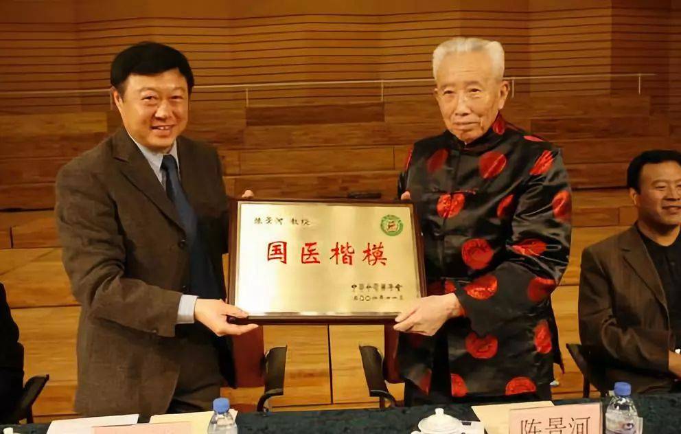 中医治疗红斑狼疮方剂_中医秘方土红斑狼疮能治好吗_中医红斑狼疮土秘方