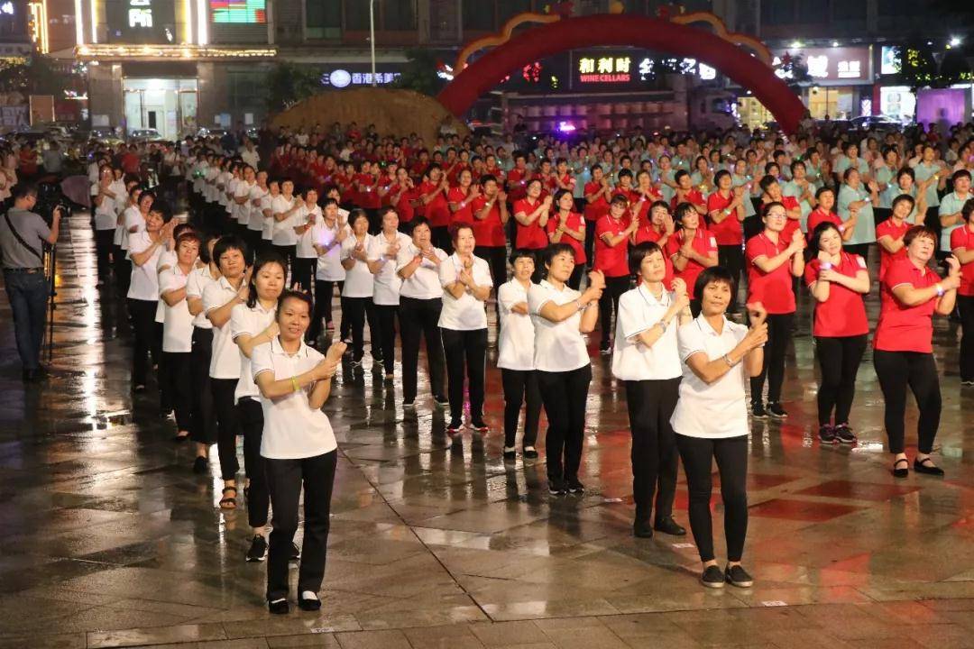 操中医拍打经络健身视频_中医养生经络拍打操视频_中医拍打经络操健身操