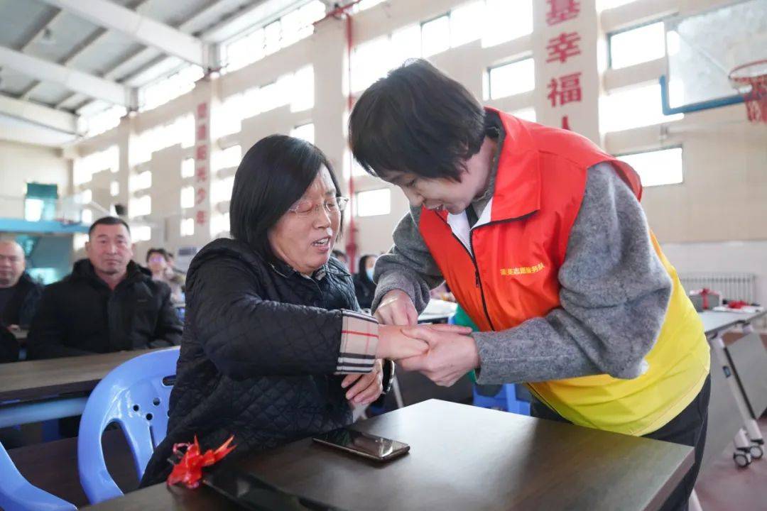 中医经络推拿学员免费培训_中医经络养生学校_中医经络按摩学校